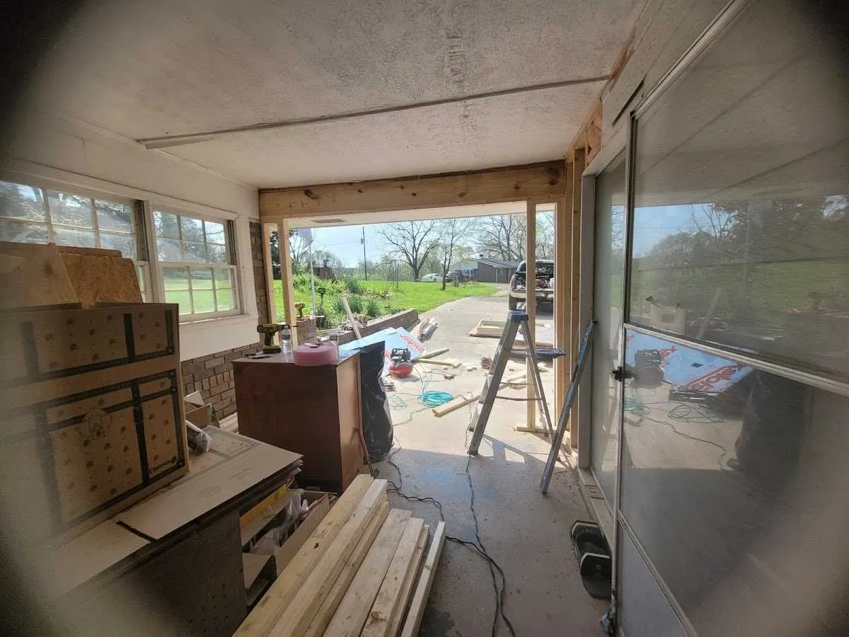 Air movers and dehumidifier for Drying & Dehumidification in Oelwein